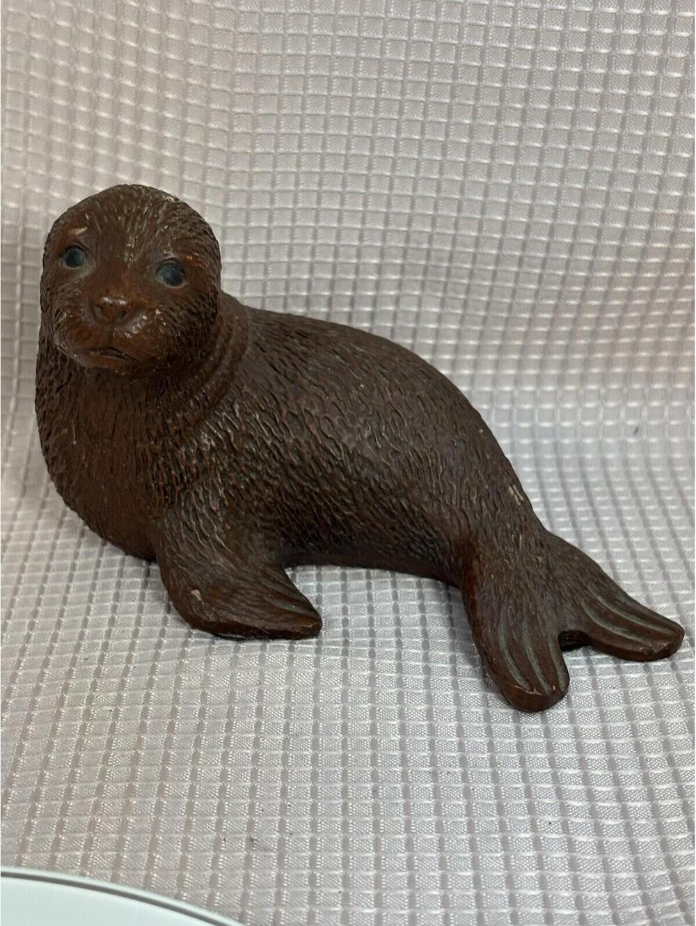 204 - Vintage Seal Figurine Red Mill MFG Handmade w/ Recycled Pecan Nut Shells